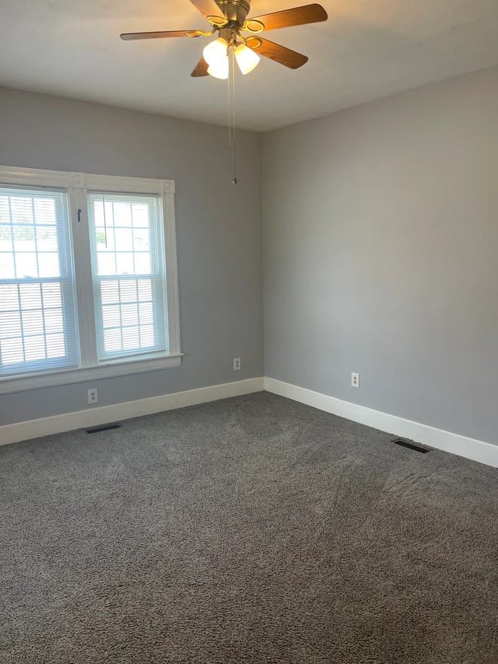 400 Phillips St - Photo 4 of 14