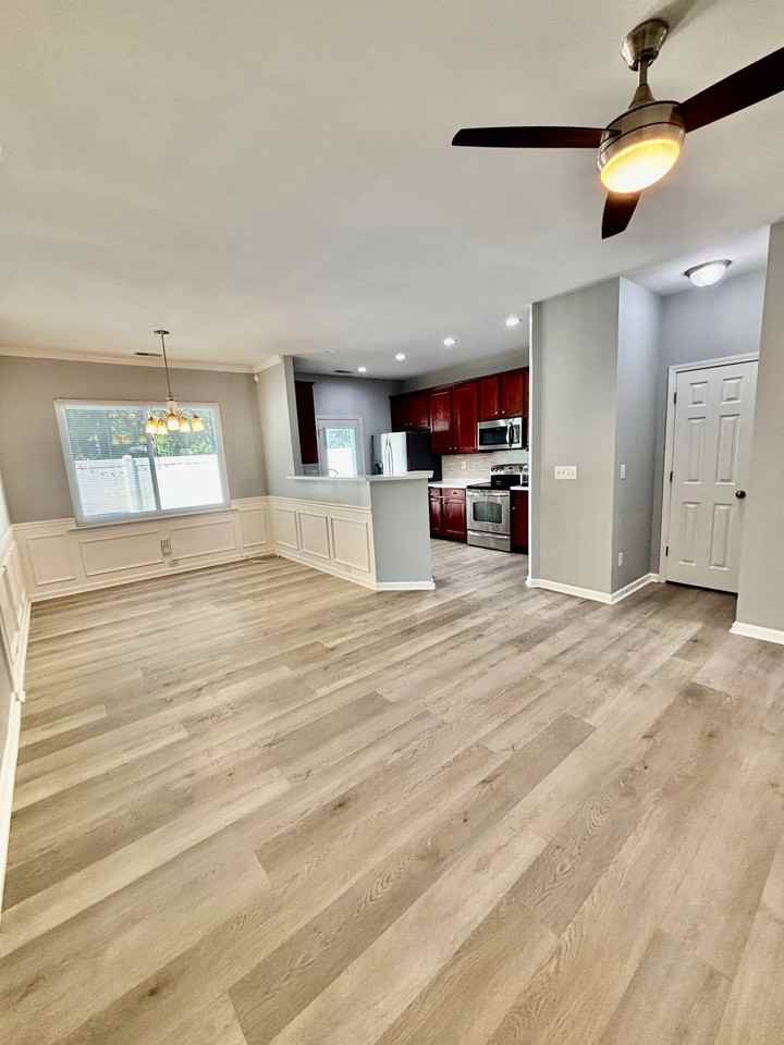 11744 Prideland Ct - Photo 4 of 22