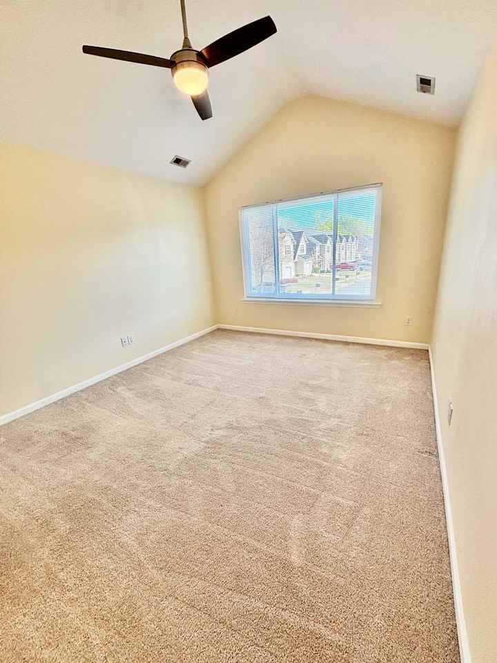 11744 Prideland Ct - Photo 7 of 22