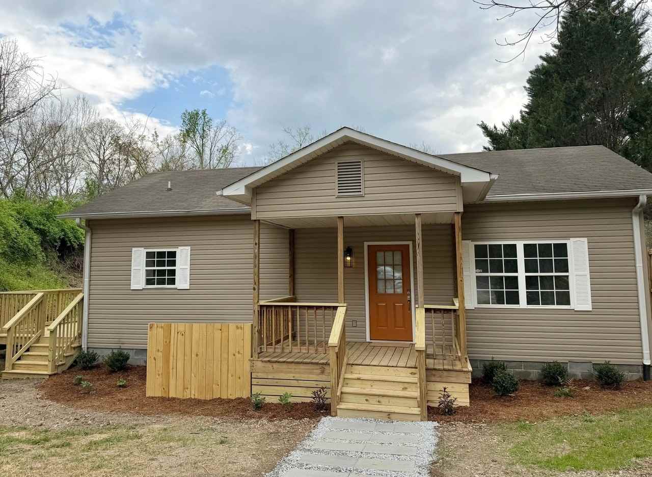 523 Mountain View Cir - Photo 2 of 18