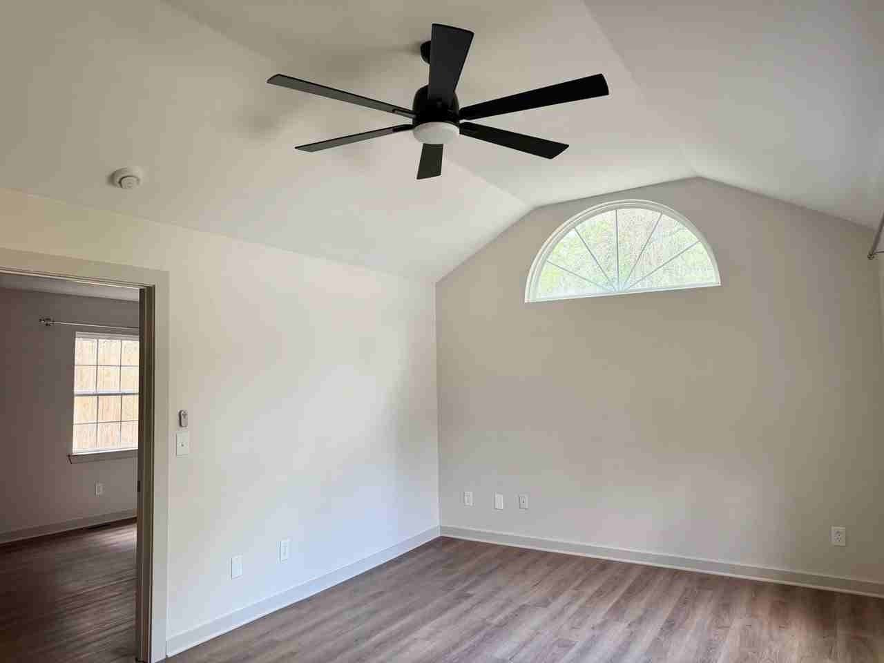 523 Mountain View Cir - Photo 3 of 18