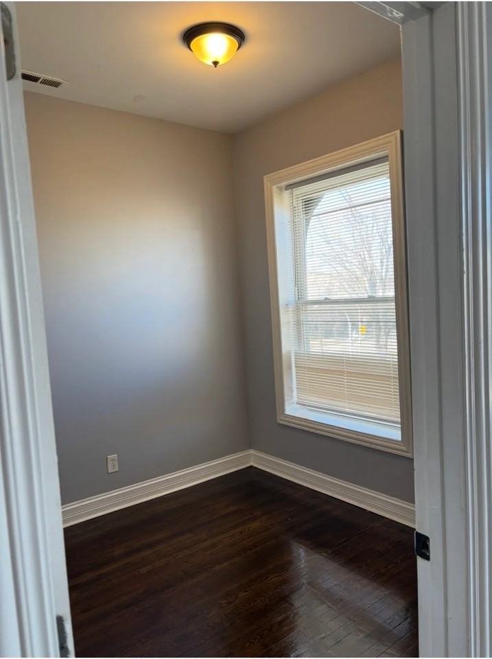 3851 W Adams St #2 - Photo 4 of 13