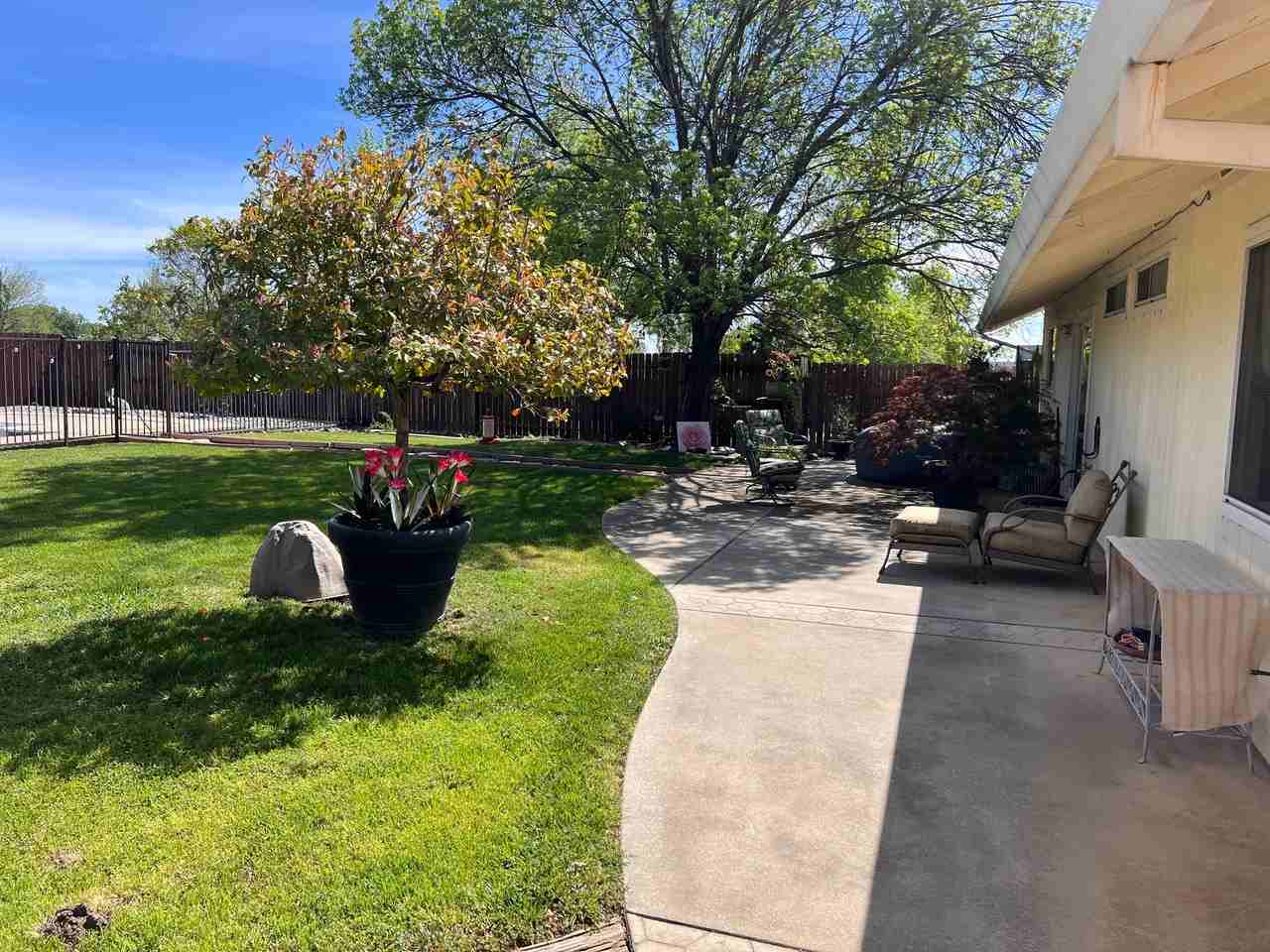 1623 Imperial Dr - Photo 3 of 8