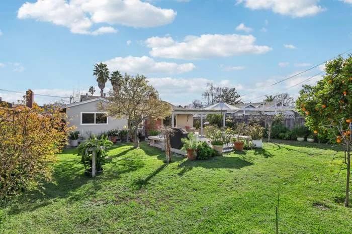 481 Sioux Ln - Photo 2 of 14