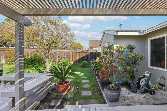 481 Sioux Ln - Photo 3 of 14