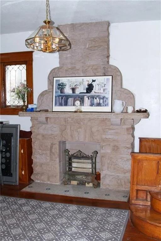 2831 Harrison St - Photo 2 of 3