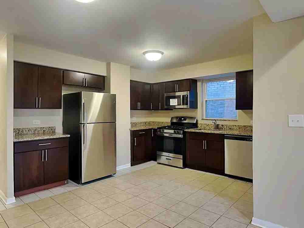 2407 Highland Ave - Photo 4 of 10