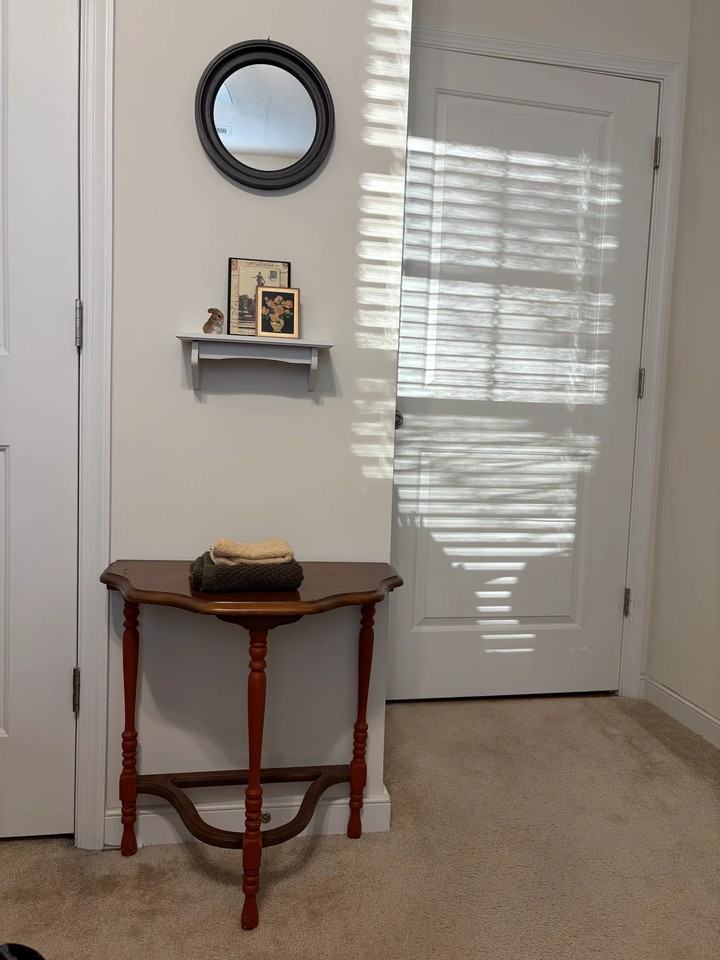 1445 Avondale Woods Dr #1stFLROOM - Photo 2 of 4