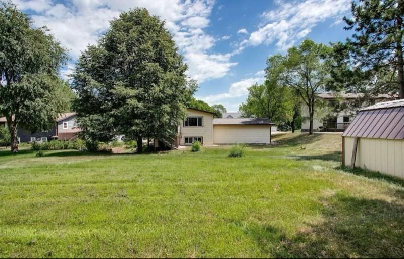 472 Lawrence St #470 - Photo 3 of 17