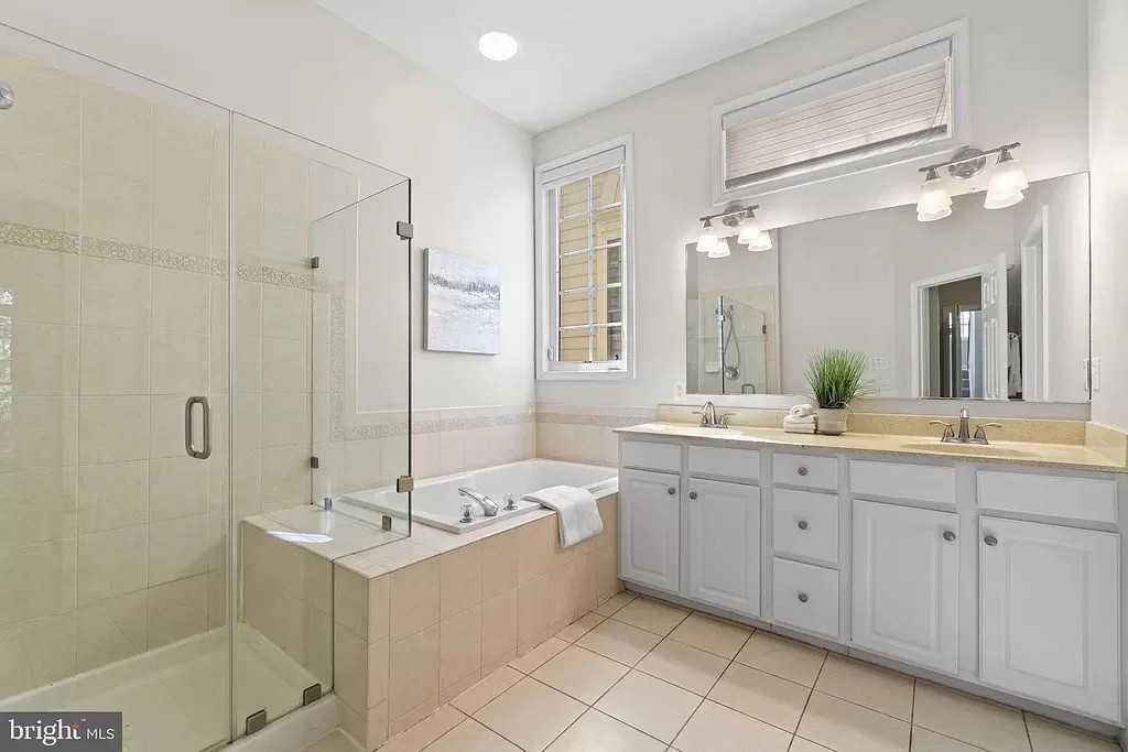 222 Shadow Glen Ct - Photo 4 of 13