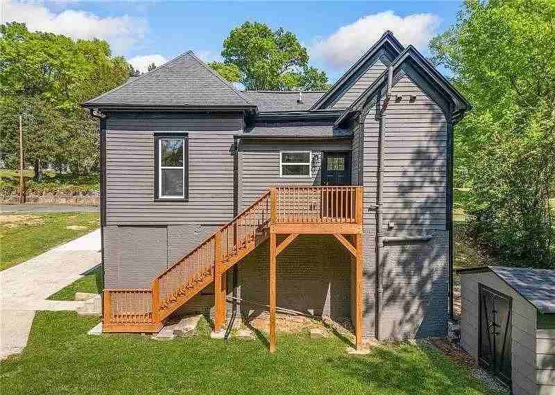 208 Highland Ave - Photo 2 of 19