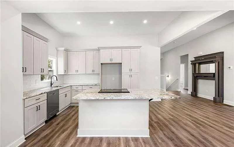 208 Highland Ave - Photo 3 of 19