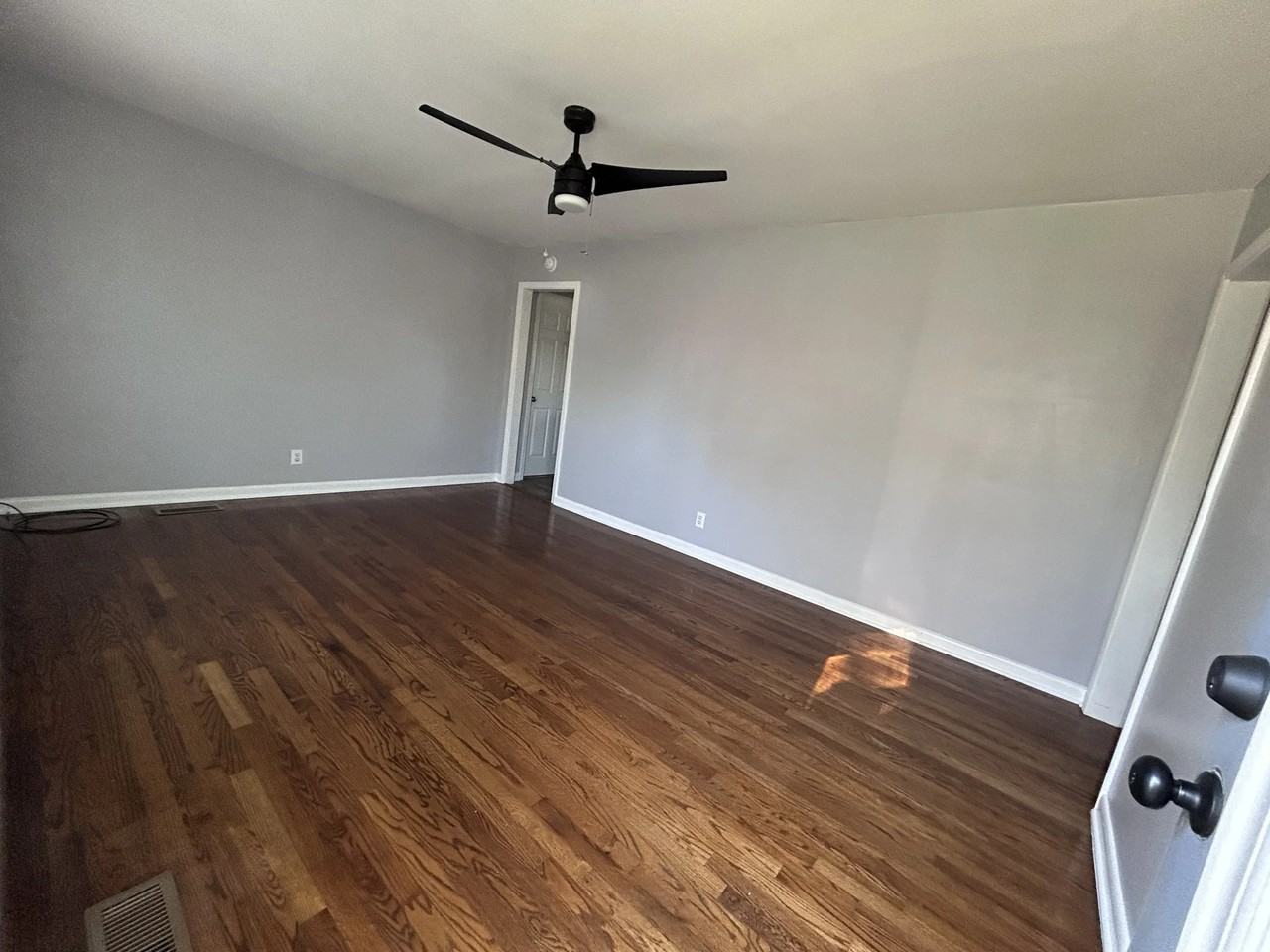 215 Chestnut Dr - Photo 2 of 13