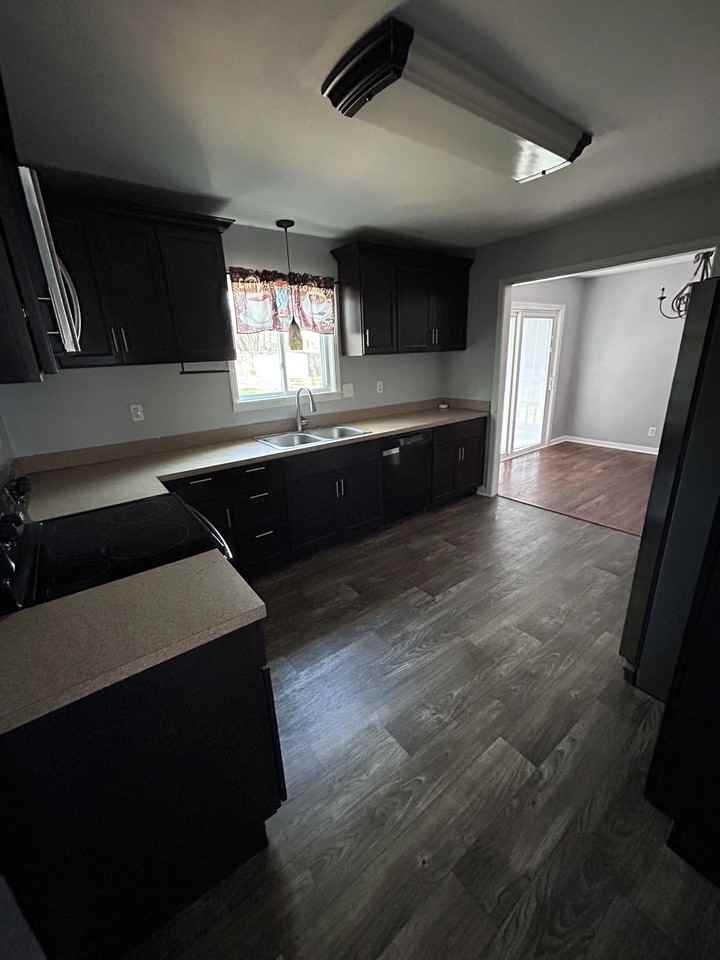 215 Chestnut Dr - Photo 3 of 13