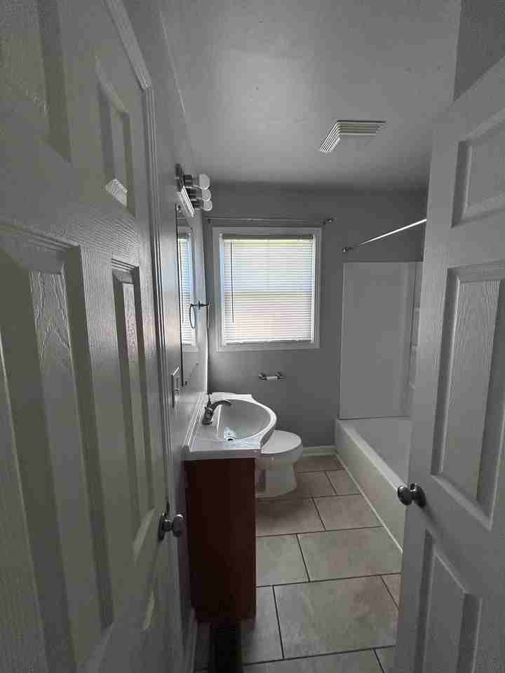 215 Chestnut Dr - Photo 5 of 13