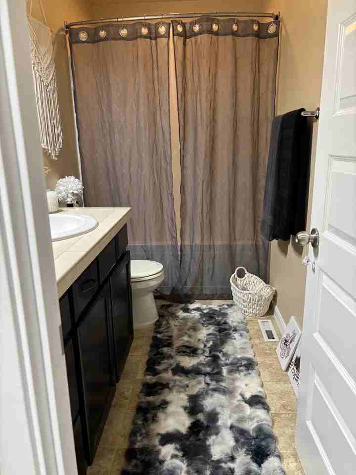 1038 81st Dr Se - Photo 2 of 8