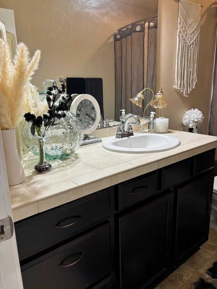 1038 81st Dr Se - Photo 3 of 8