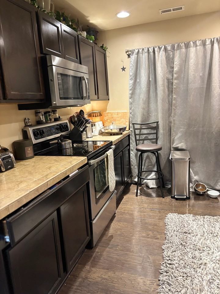 1038 81st Dr Se - Photo 6 of 8