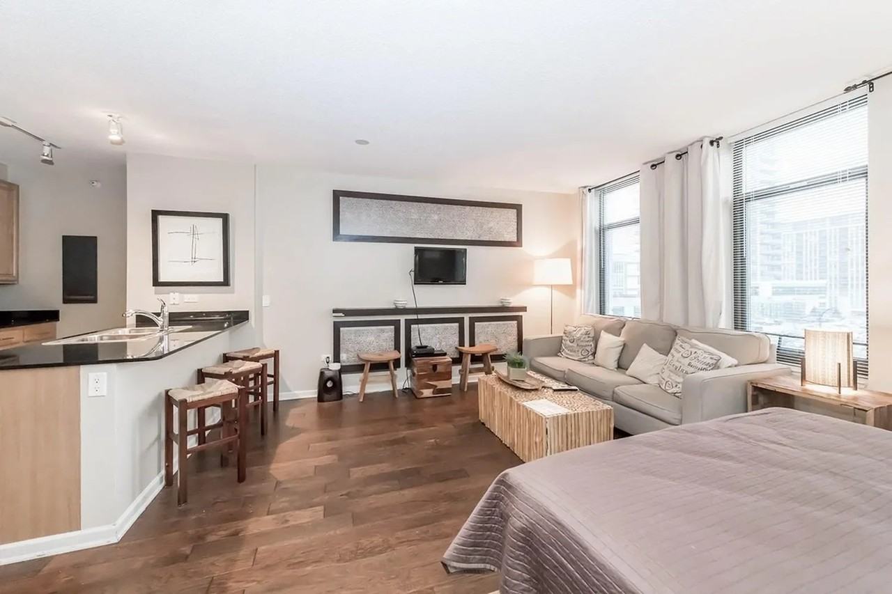 610 W Kinzie St - Photo 4 of 15