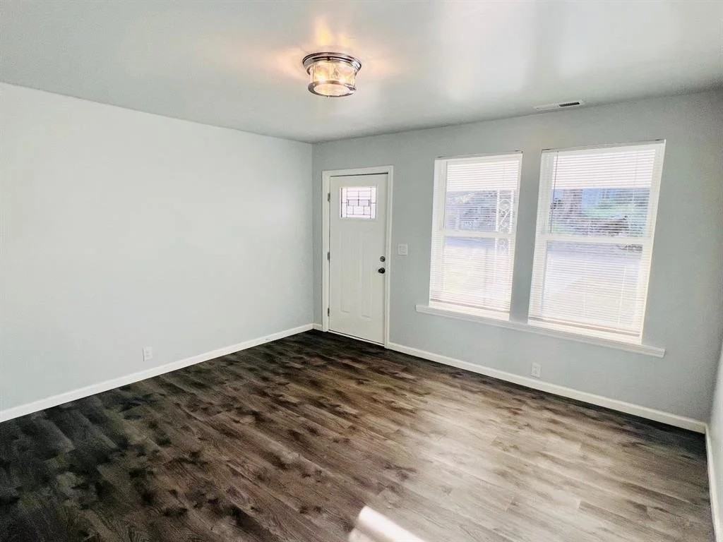 1839 1st St S - Photo 2 of 7