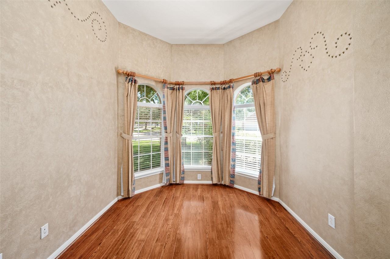 11402 Bucks Bridge Ln #11402 - Photo 3 of 42