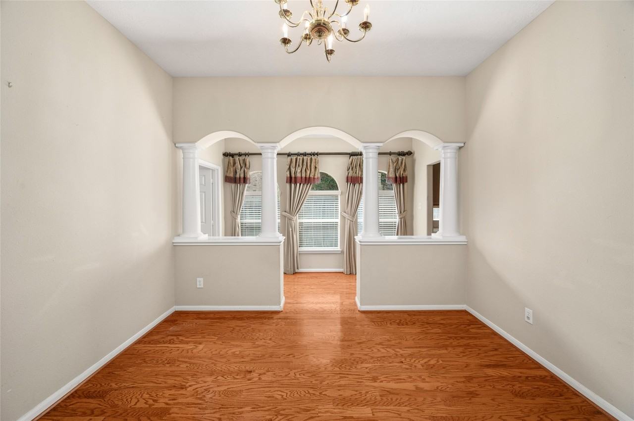 11402 Bucks Bridge Ln #11402 - Photo 7 of 42