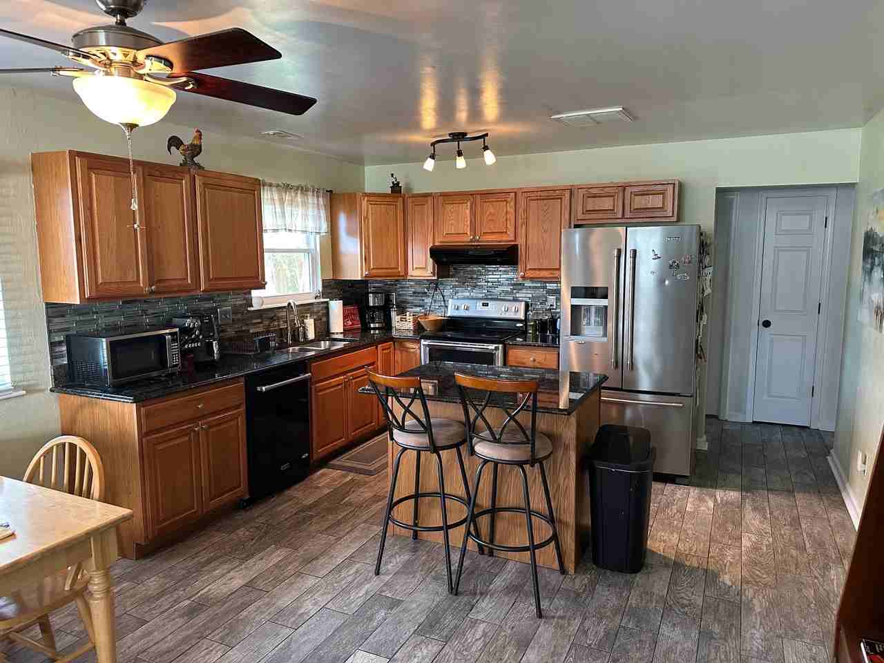 1013 Blue Spring Ln - Photo 5 of 31