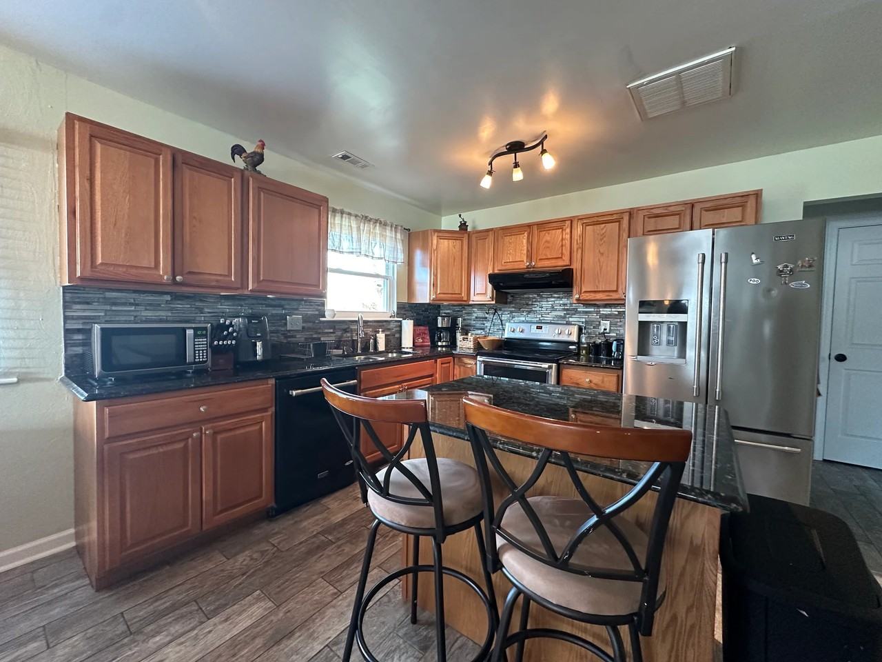 1013 Blue Spring Ln - Photo 6 of 31