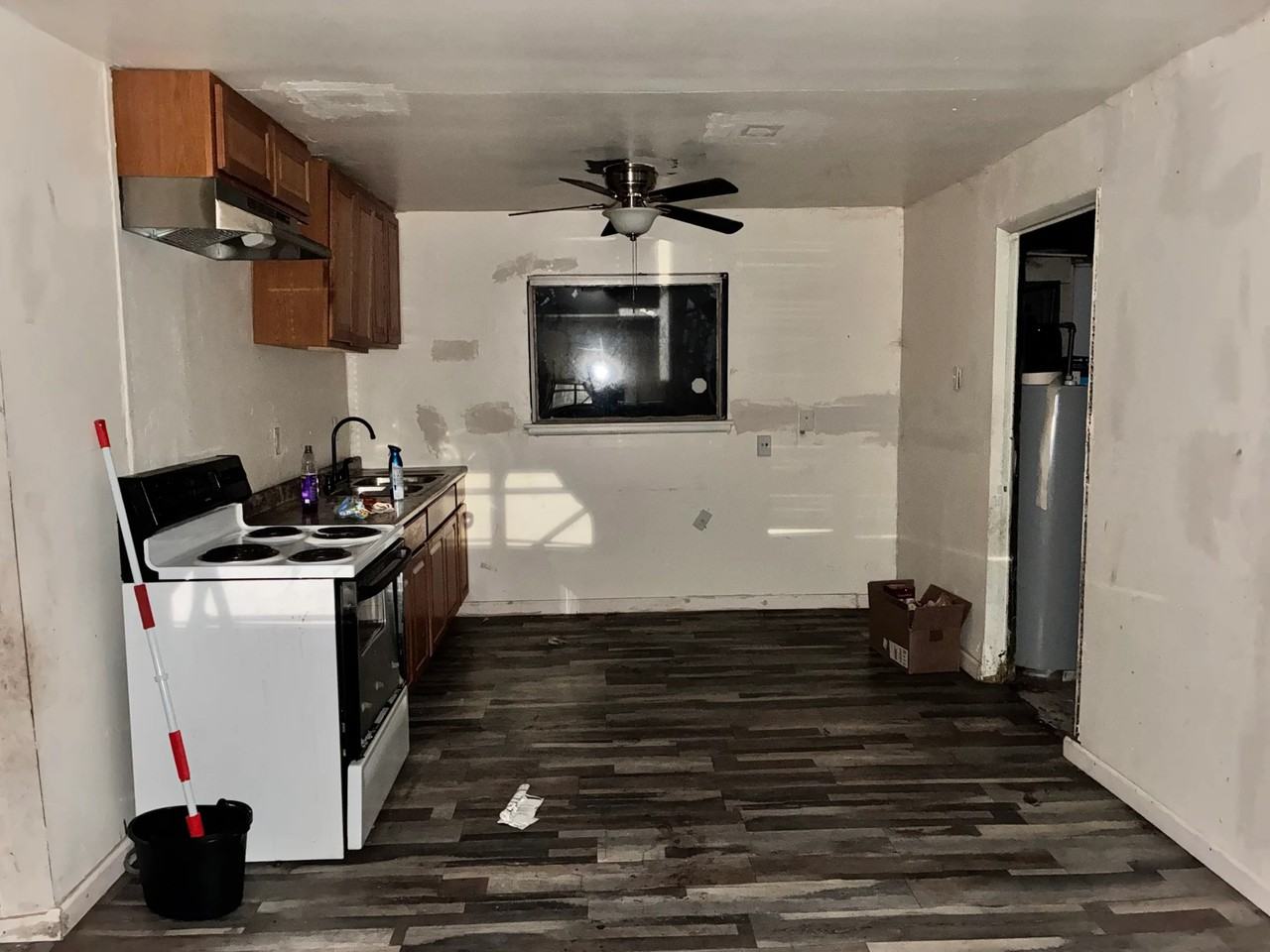 10077 Earl Dr - Photo 7 of 17