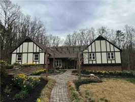 featured image of 20544 Oatlands Chase Pl