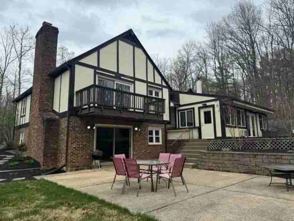 20544 Oatlands Chase Pl - Photo 2 of 9