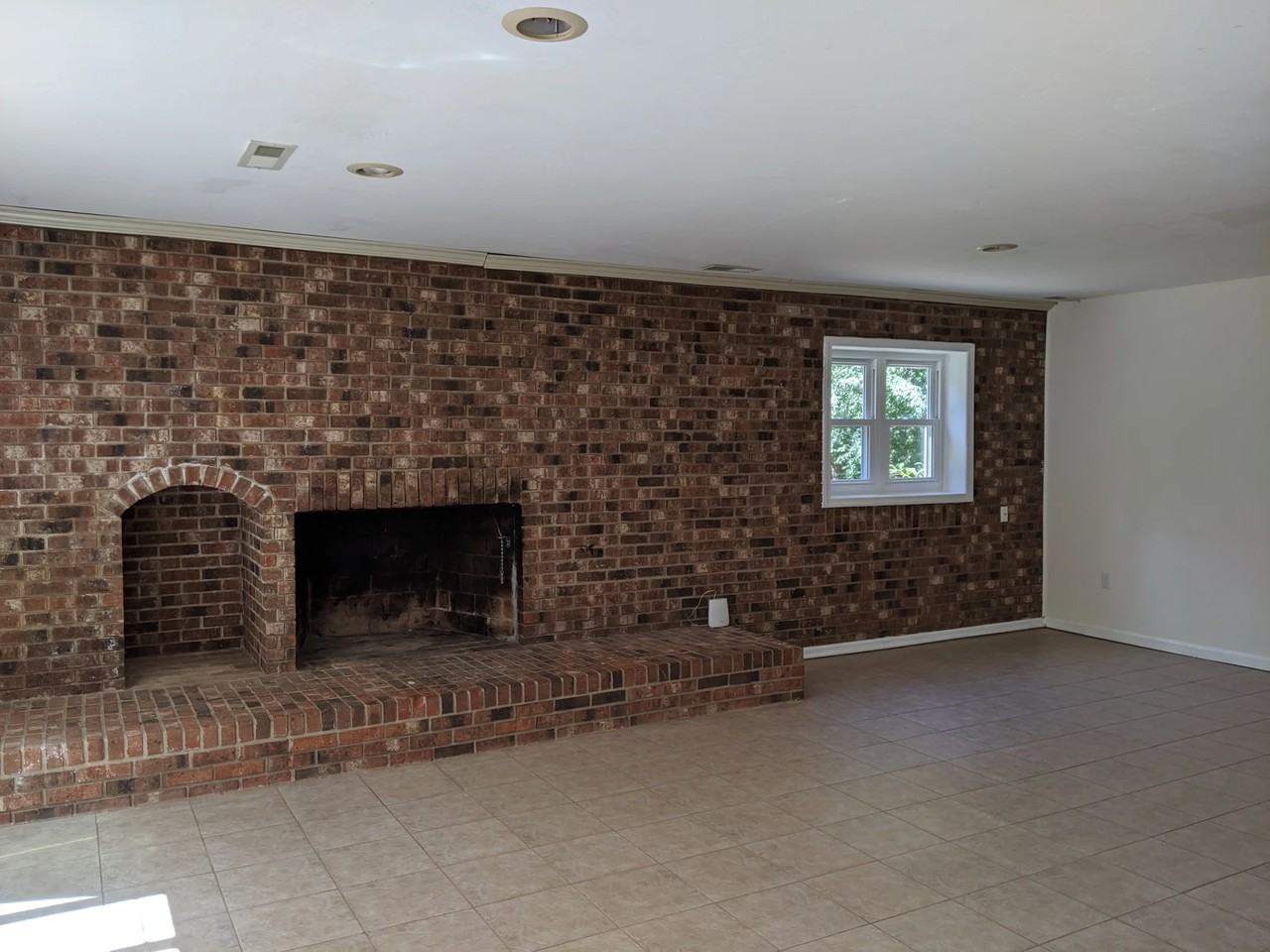 20544 Oatlands Chase Pl - Photo 3 of 9