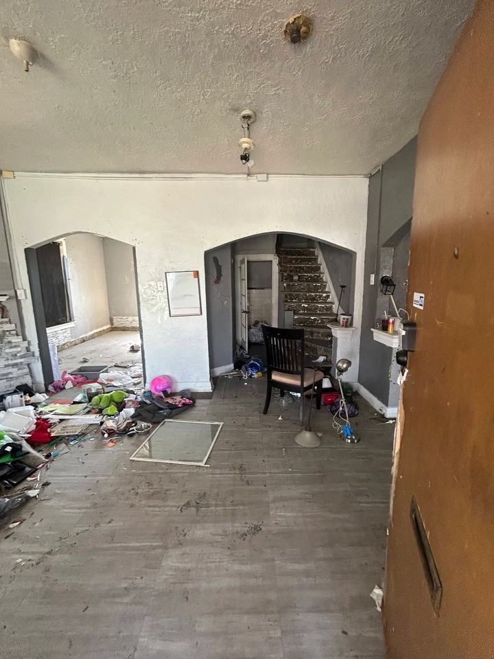 4718 Labadie Ave - Photo 5 of 19