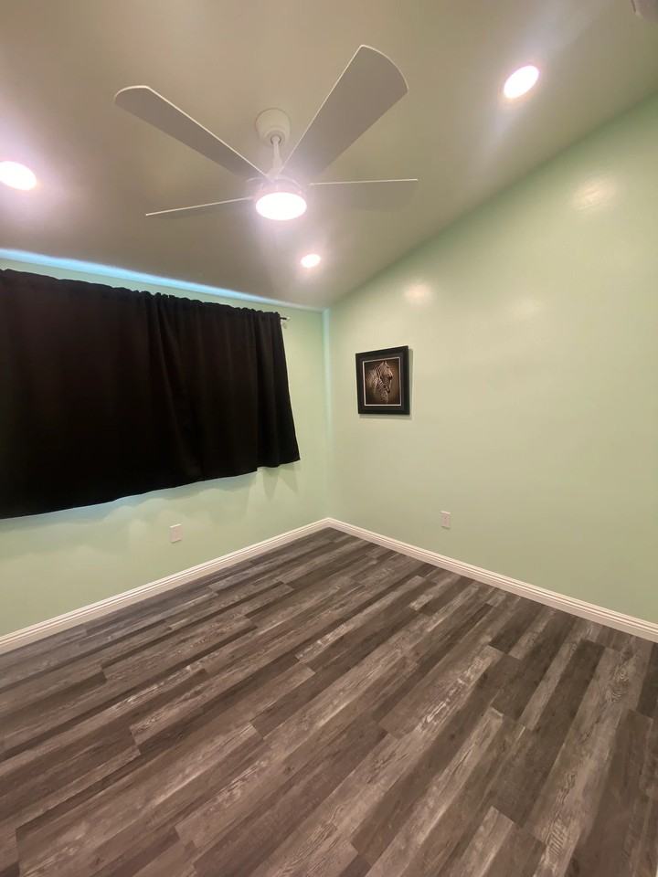 843 Rose Dr - Photo 3 of 10