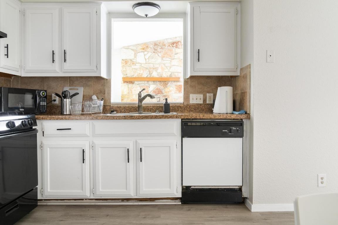 1212 Bonnie Brae St #1212A - Photo 2 of 16