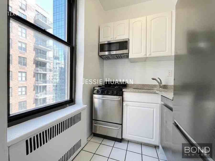 141 E 56th St #PH - Photo 4 of 5