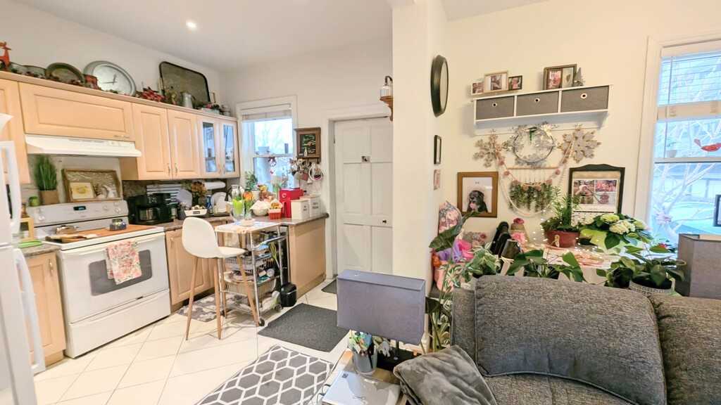 54 West Avenue North - 2 - Photo 7 of 20