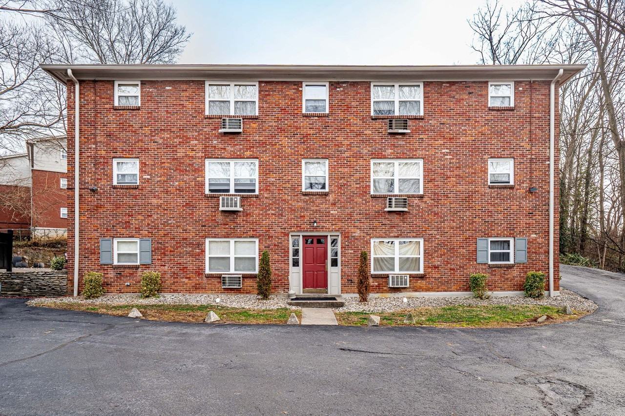 Lindsay Court Apartments - Photo 4 of 50