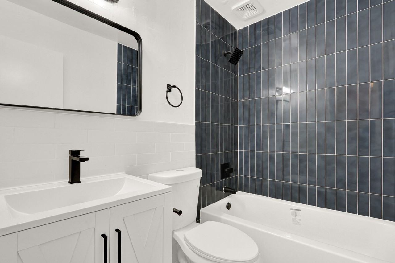 2701 Avenue E - Photo 4 of 16