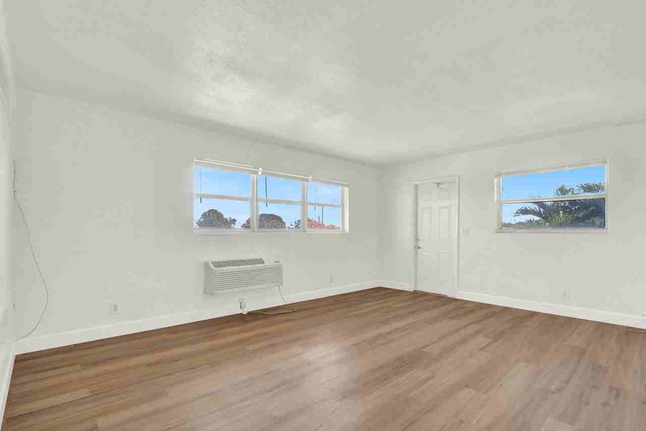 2701 Avenue E - Photo 5 of 16