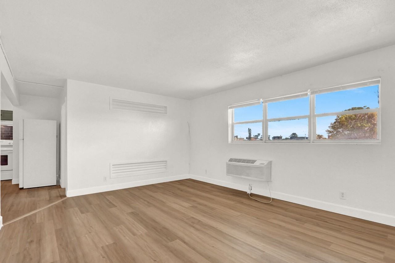 2701 Avenue E - Photo 6 of 16