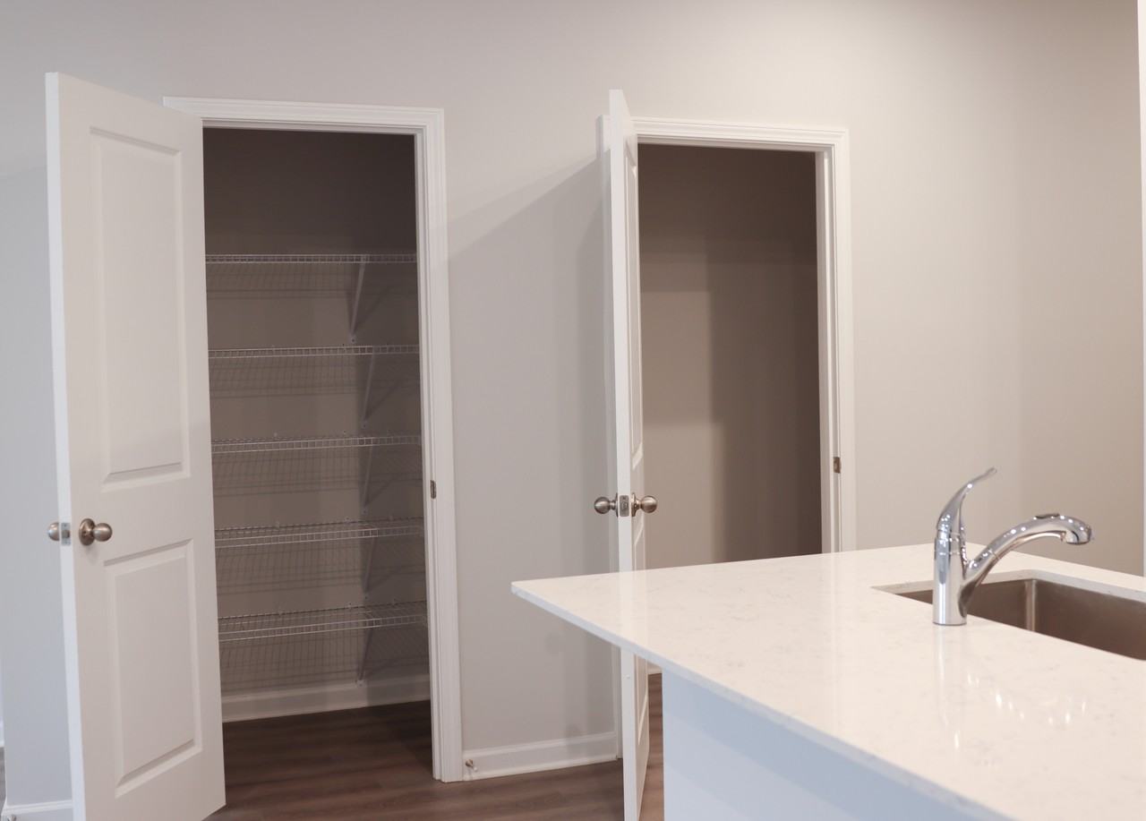 481 Crown Dr #481 - Photo 4 of 13