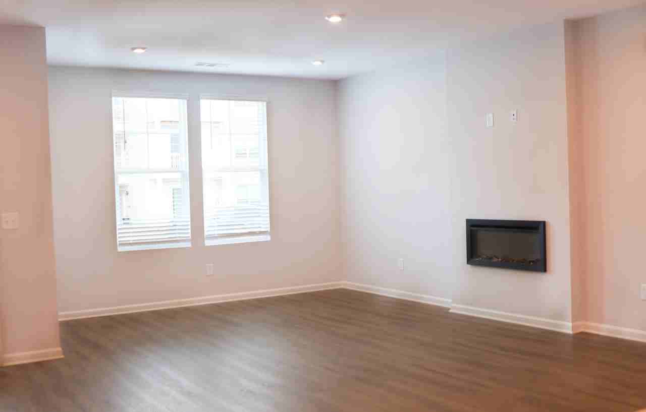 481 Crown Dr #481 - Photo 5 of 13