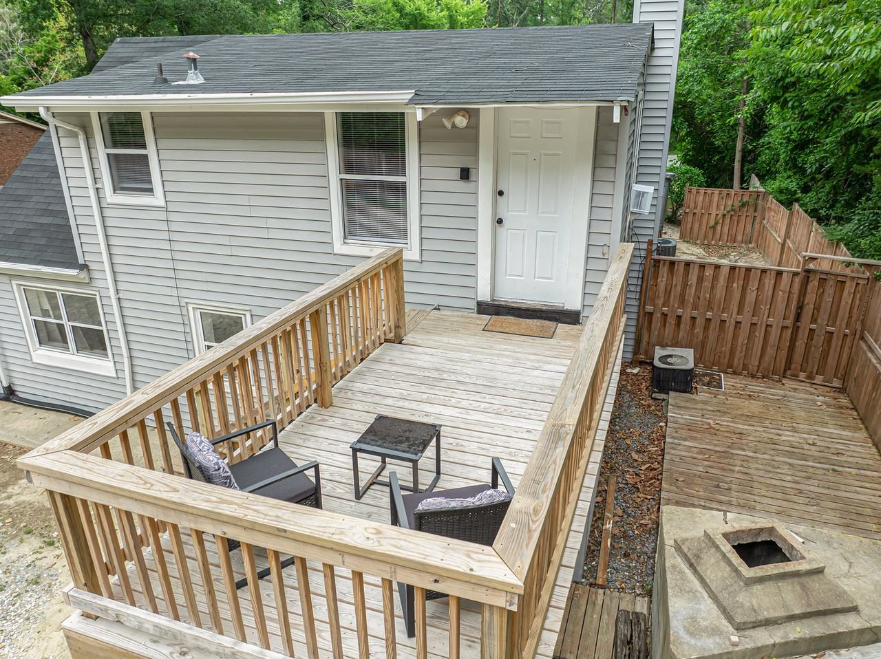 1202 E 14th St #C - Photo 5 of 33