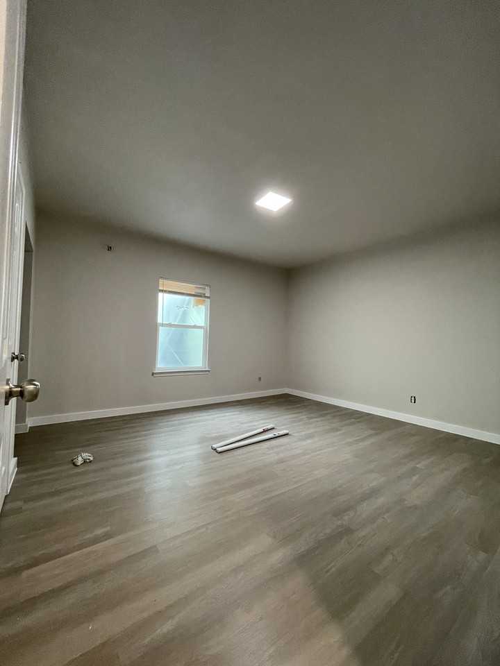 506 W Blair St #NA - Photo 4 of 18