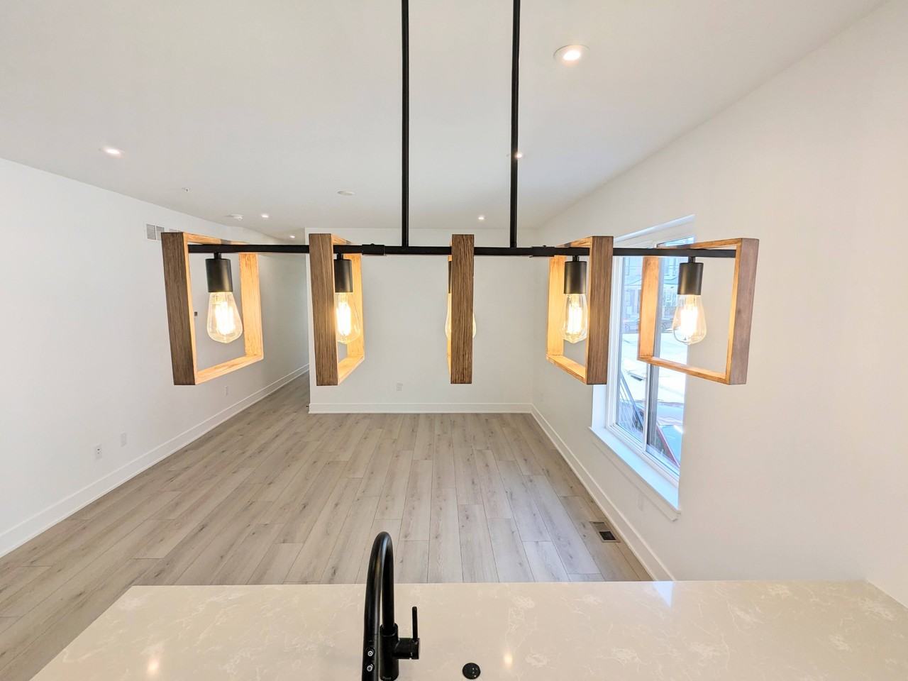 3015 W Oxford St #1 - Photo 2 of 15