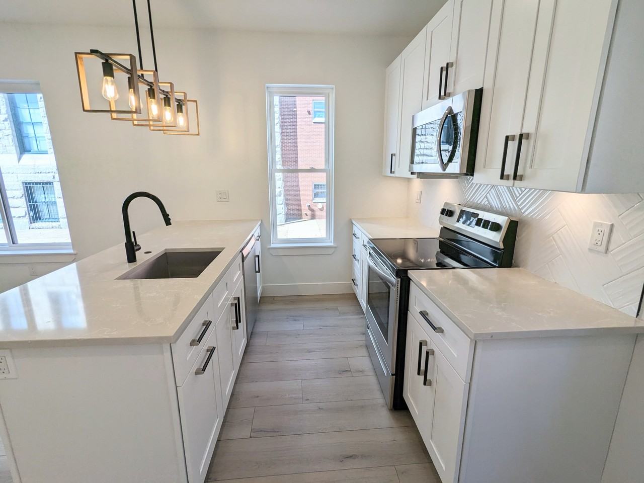 3015 W Oxford St #1 - Photo 3 of 15