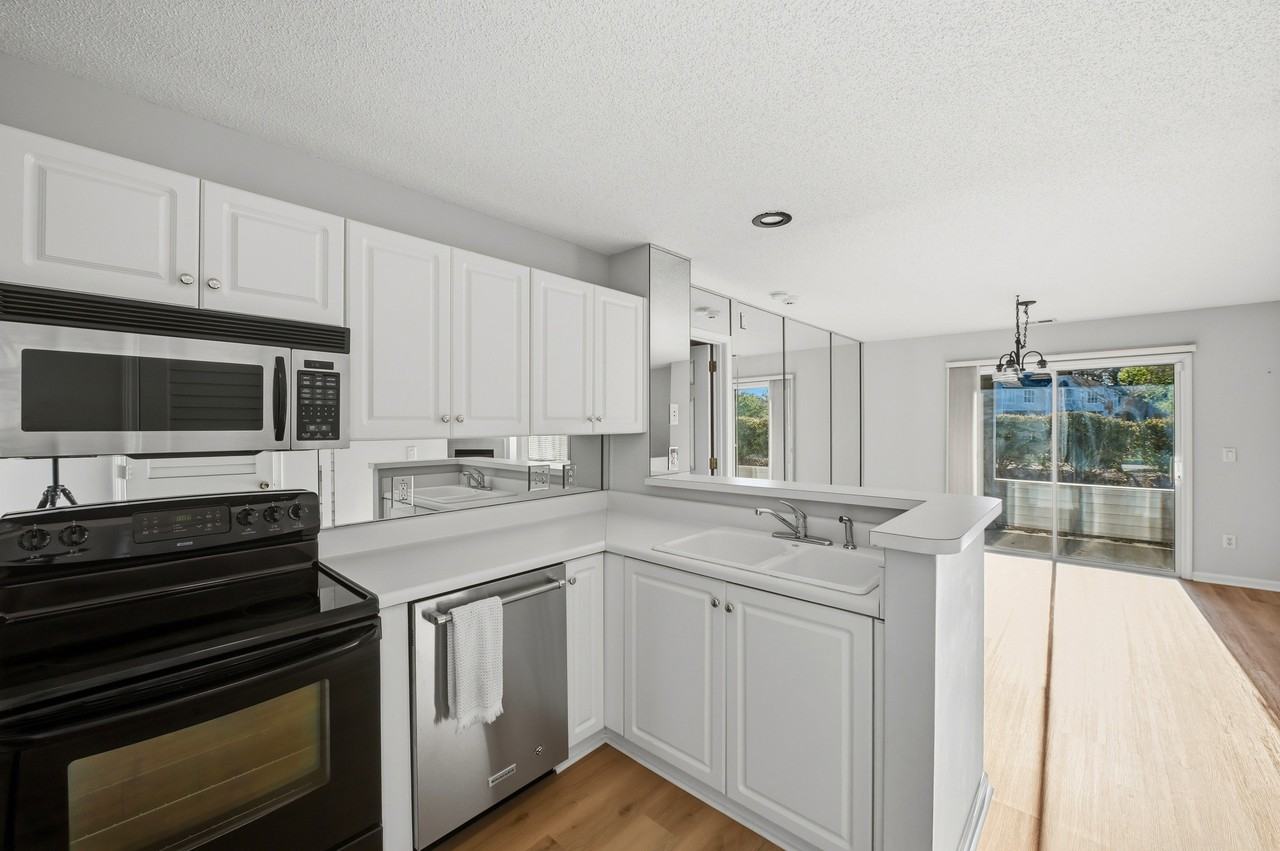 4118 Breezewood Dr #104 - Photo 6 of 17