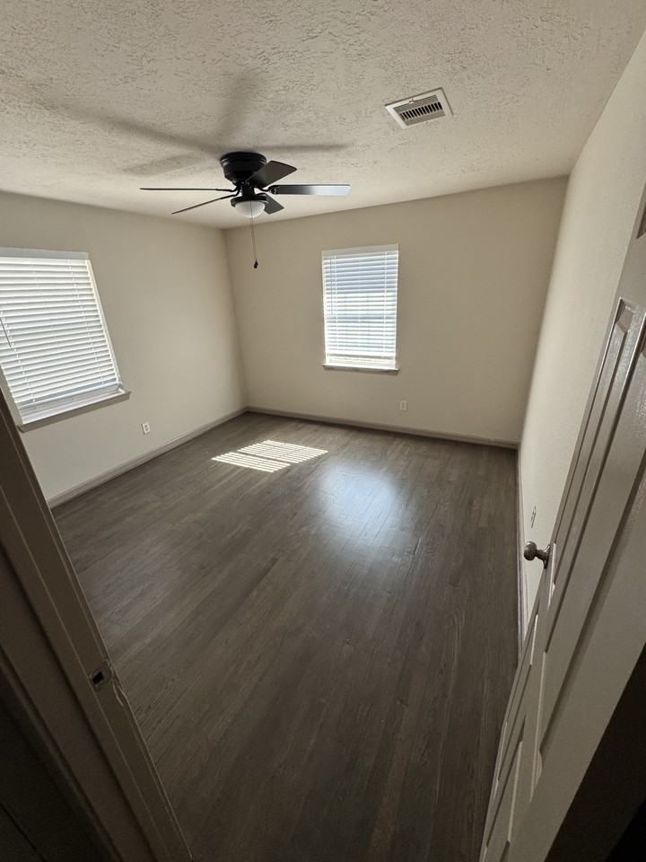 9410 Campbell Rd #NA - Photo 6 of 13