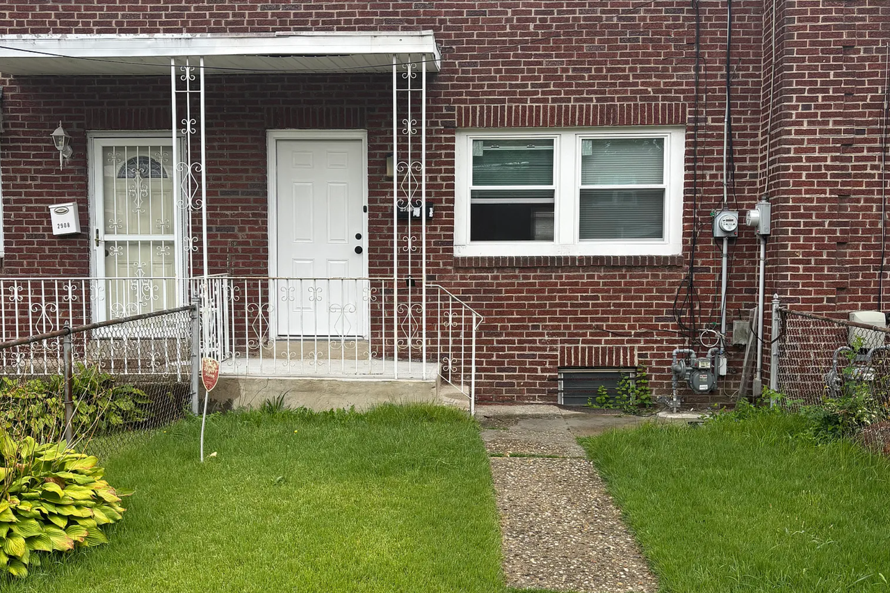 2906 Thompson St #NA